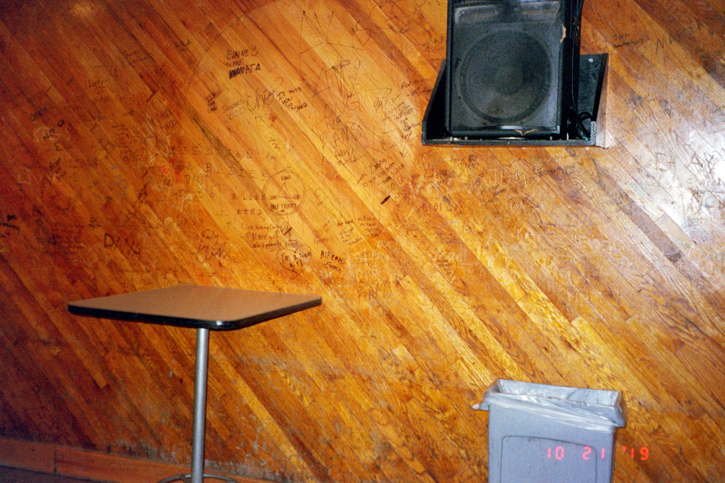 KAMS Commemorative Daniel Street Bar Wall Piece with bonus KAMS Winter Gloves - IN STOCK! Ships Fast!